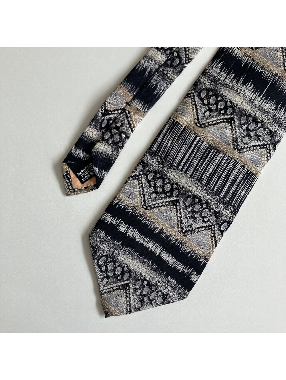 Van Heusen 100% Silk Abstract Lace Design Tie 57"x4" Formal Geometric Imported